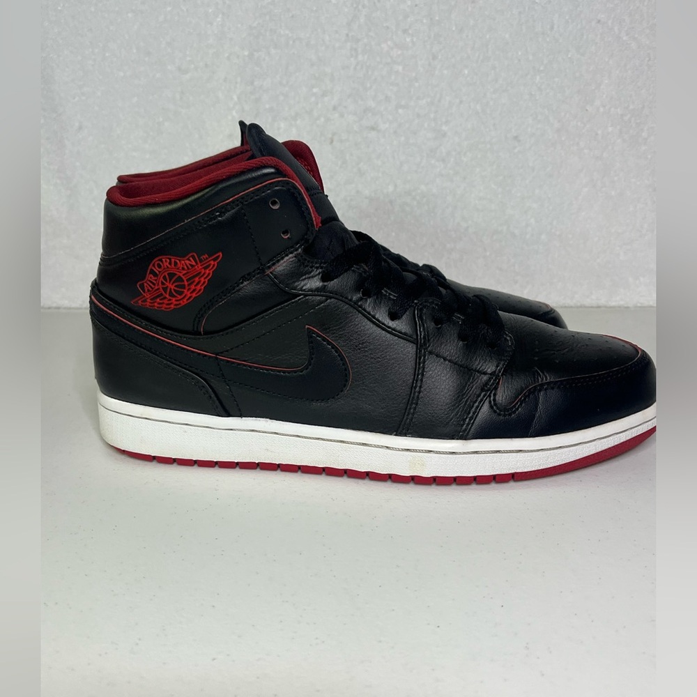 Nike Air Jordan 1 Mid Black Red Size 10